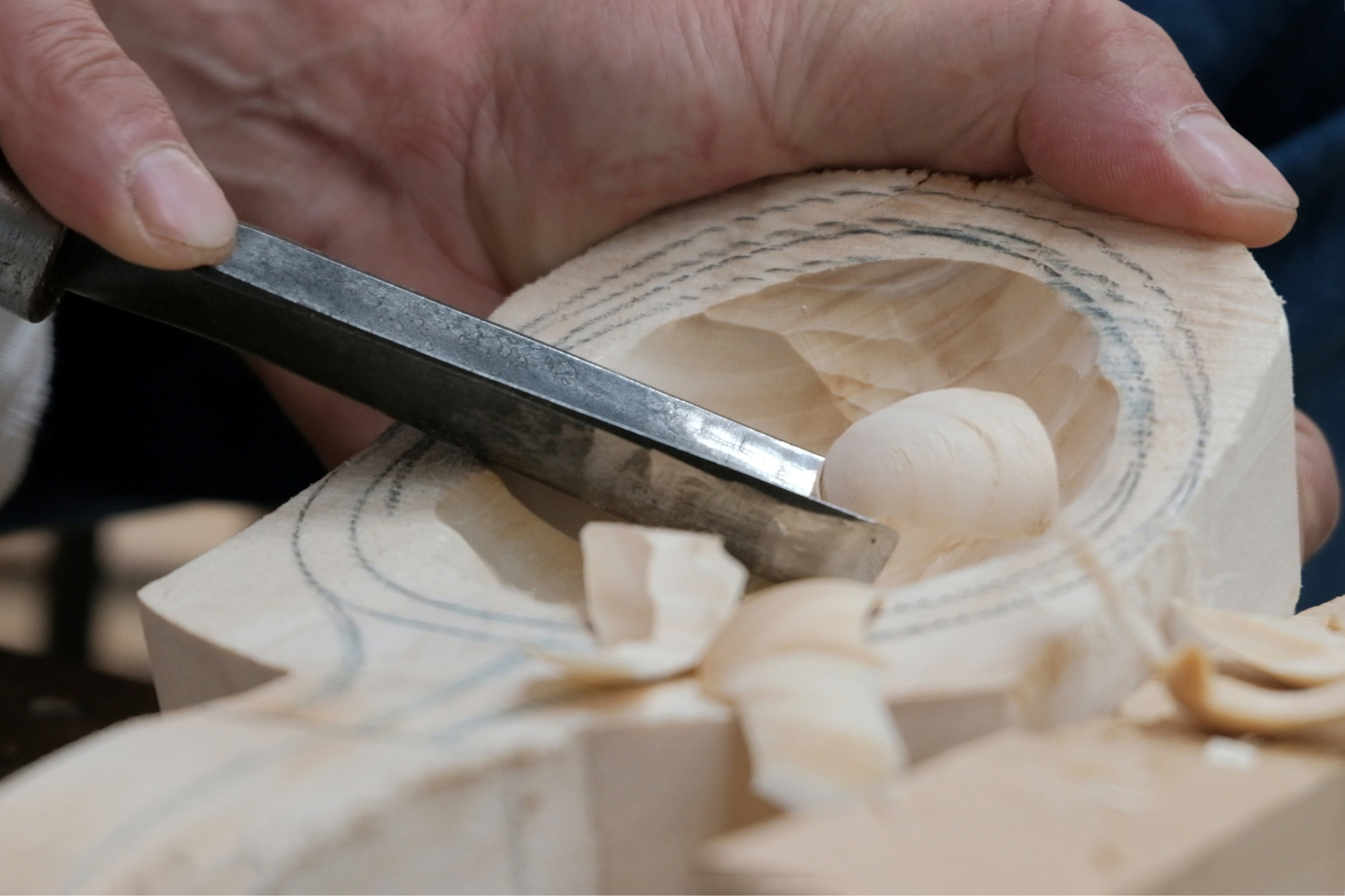 dreamstime_spoon carving
